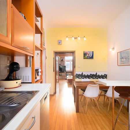Urban View Apartment With Free Parking Laibach Exterior foto